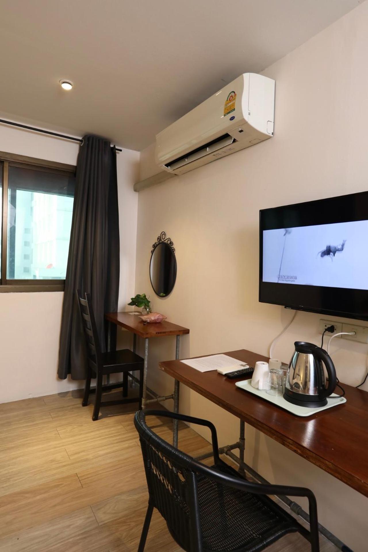Studio F Sukhumvit Bangkok Exterior photo